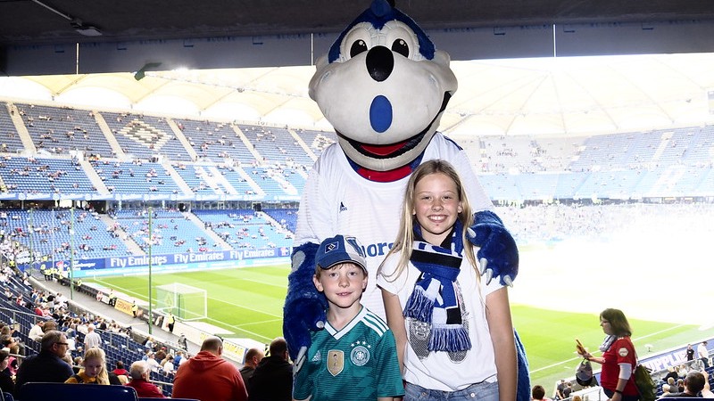 HSV - MSV Duisburg - Dino Hermann Volksparkstadion, tags: der aufstieg und - HSV-Kids via Flickr (CC BY-NC)